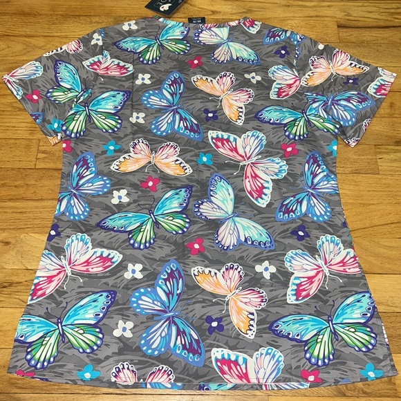 NWT Zoe & Chloe Butterfly Scrub Top - Picture 3 of 3